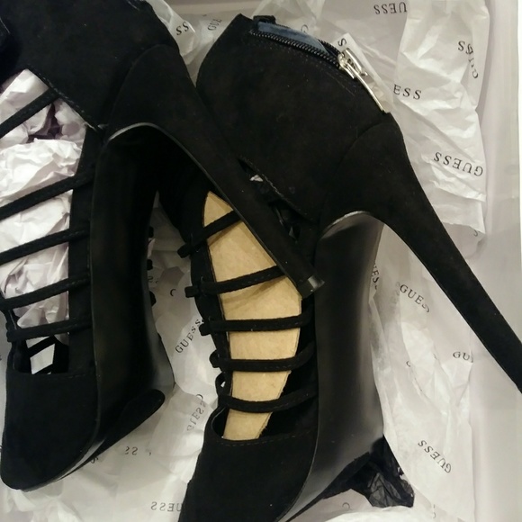 Almost new! Worn only once Guess Sandals - Picture 8 of 8